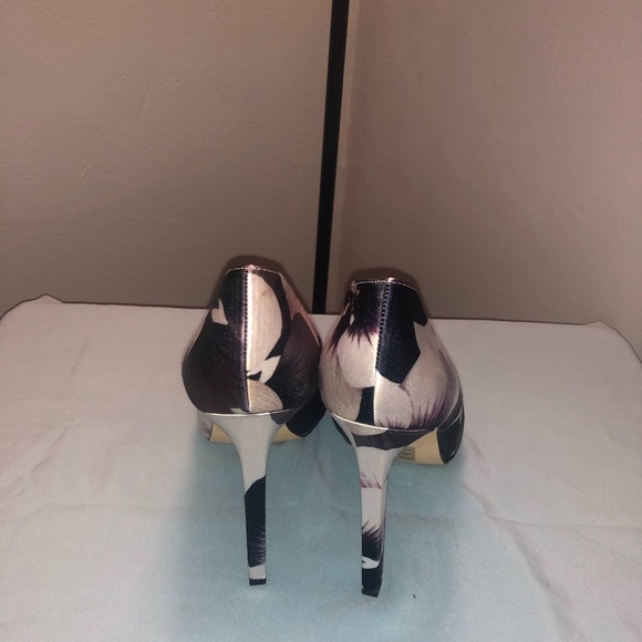 Nine West Floral Satin platform heels - Picture 3 of 12